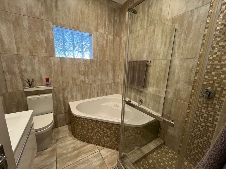 5 Bedroom Property for Sale in Oosterville Northern Cape